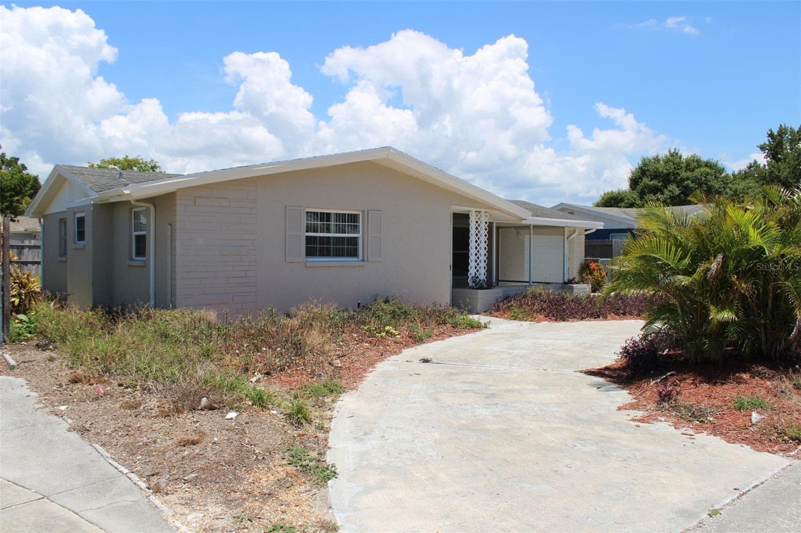 3314 Columbus Dr photo 2