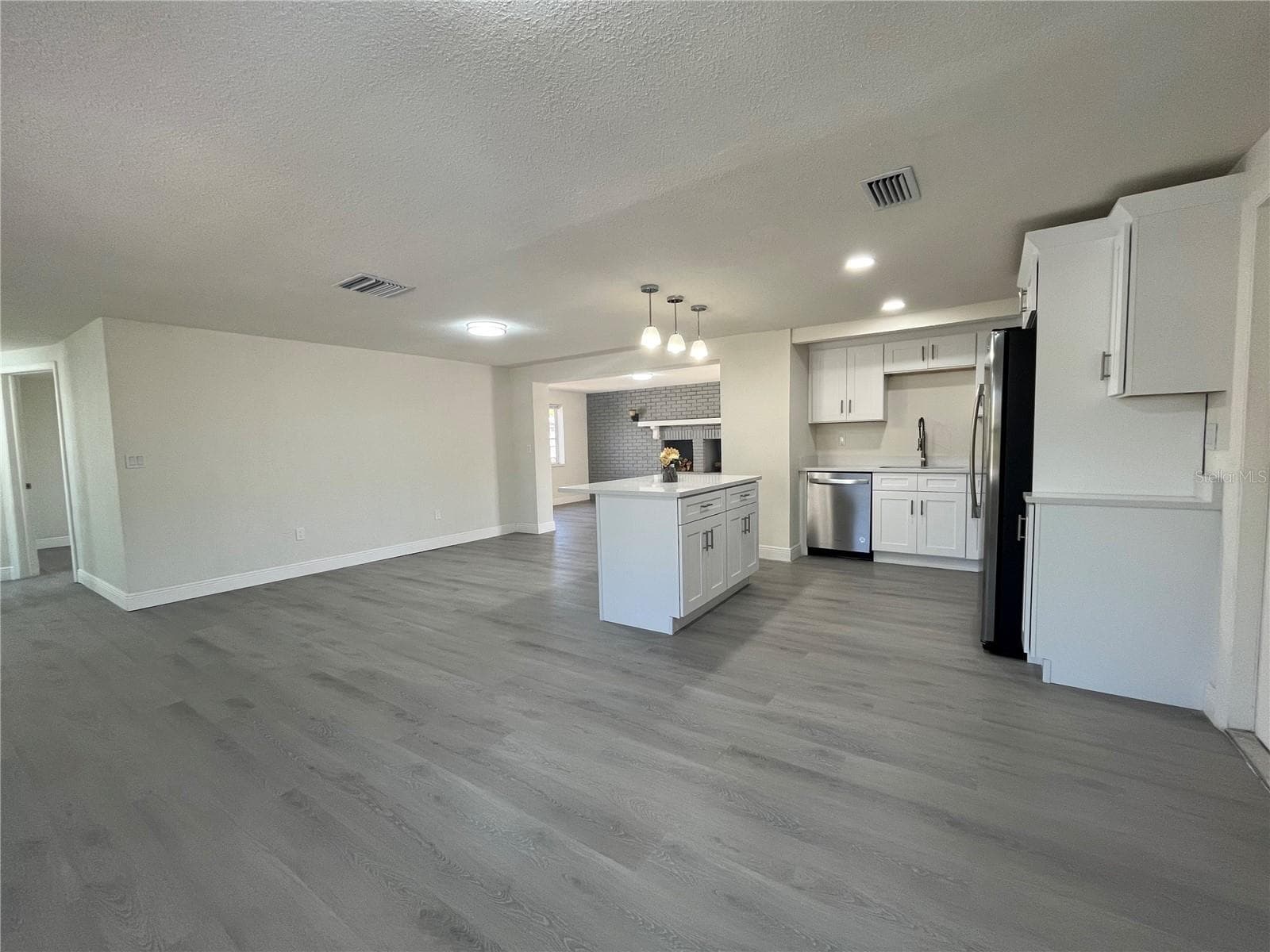 3314 Columbus Dr photo 5
