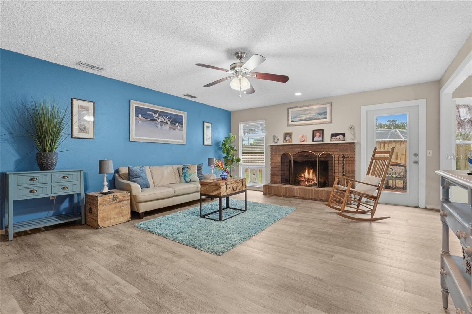 2112 S Brink Ave photo 2