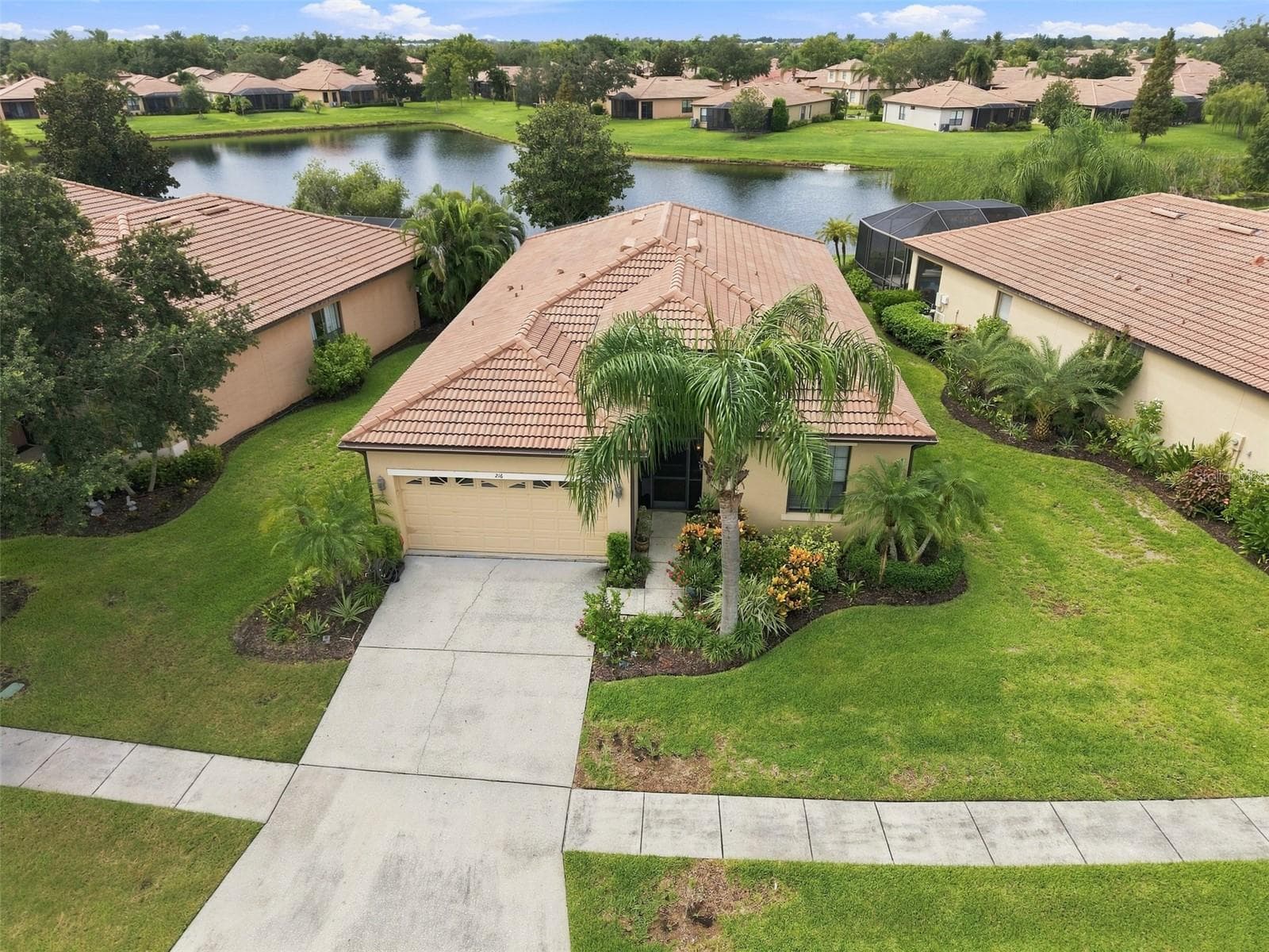 216 Silver Falls Dr photo 2