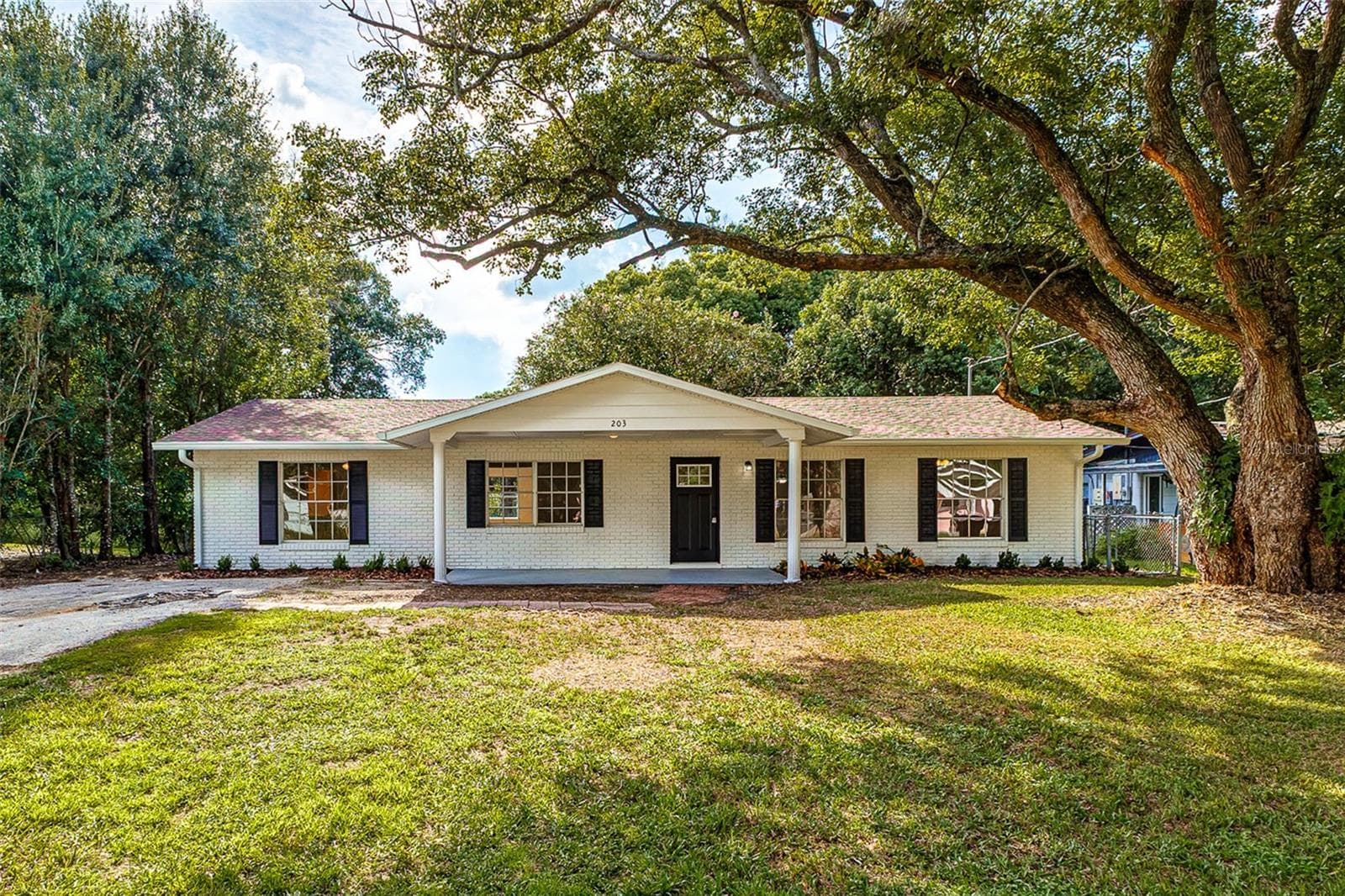 203 Woodland Trl