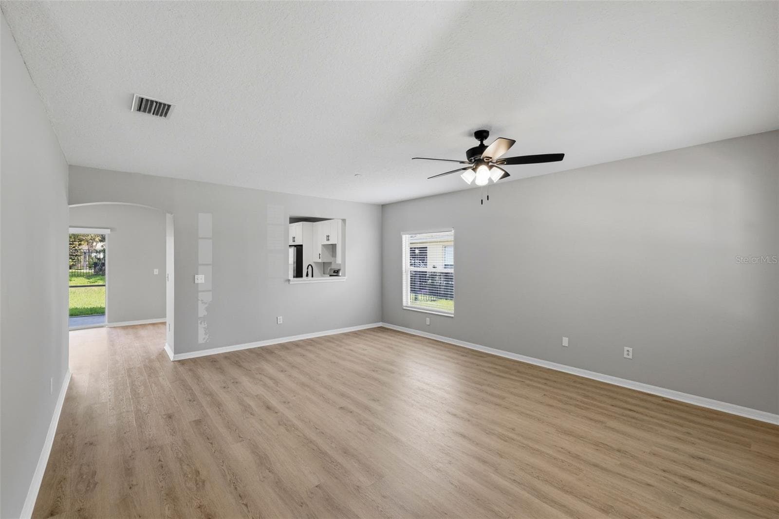 16316 Bridgecrossing Dr photo 3