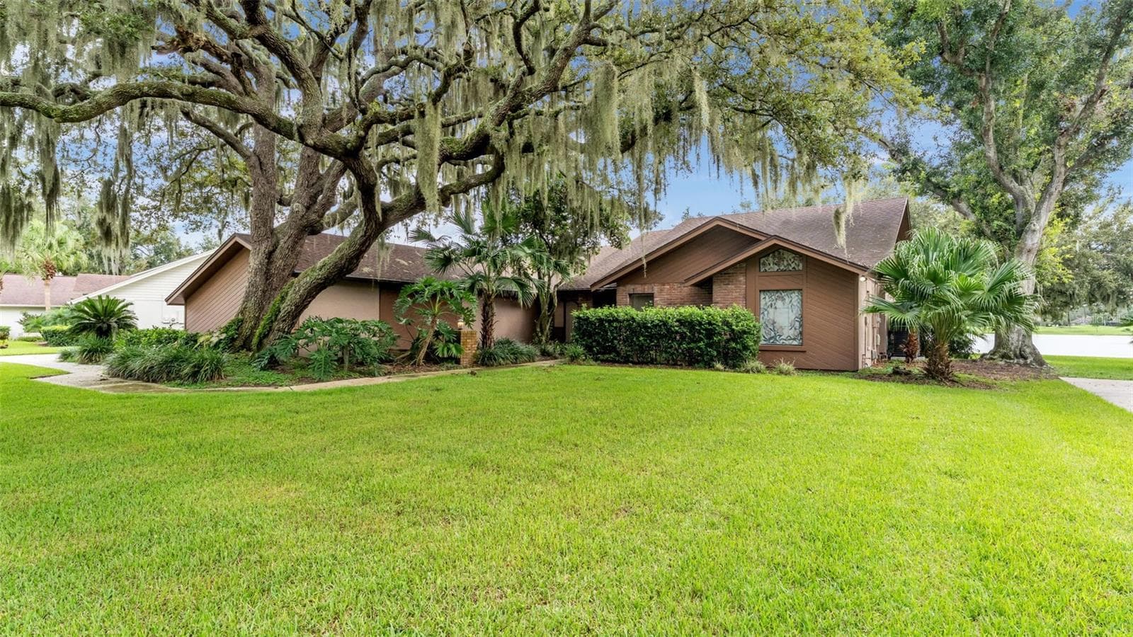 2871 Hammock Dr photo 4