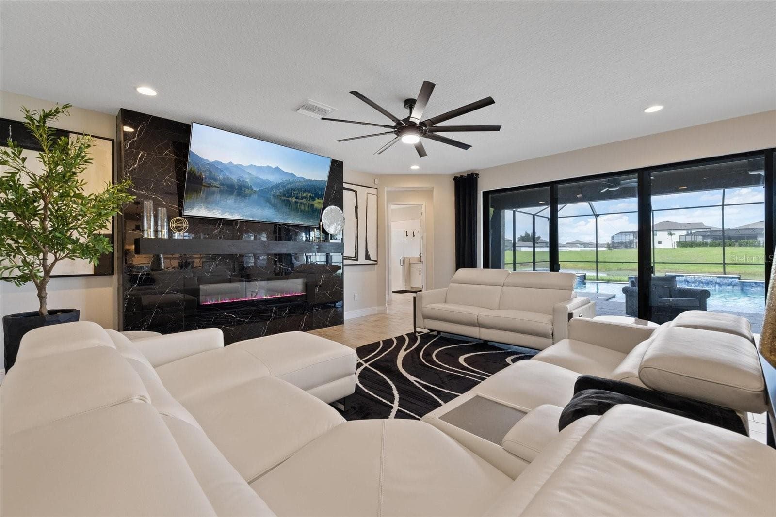 13154 Twin Bridges Dr photo 4