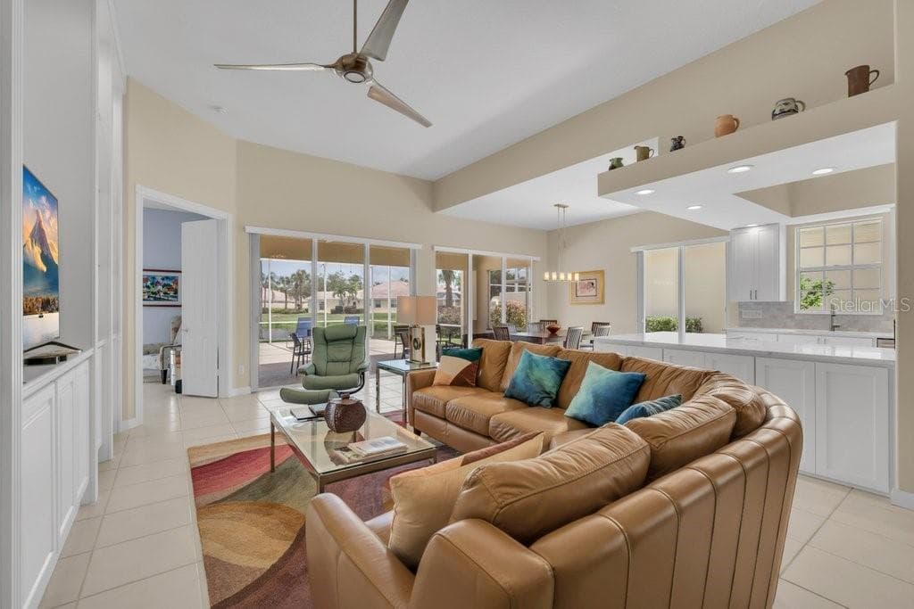 8375 Jesolo Ln photo 3