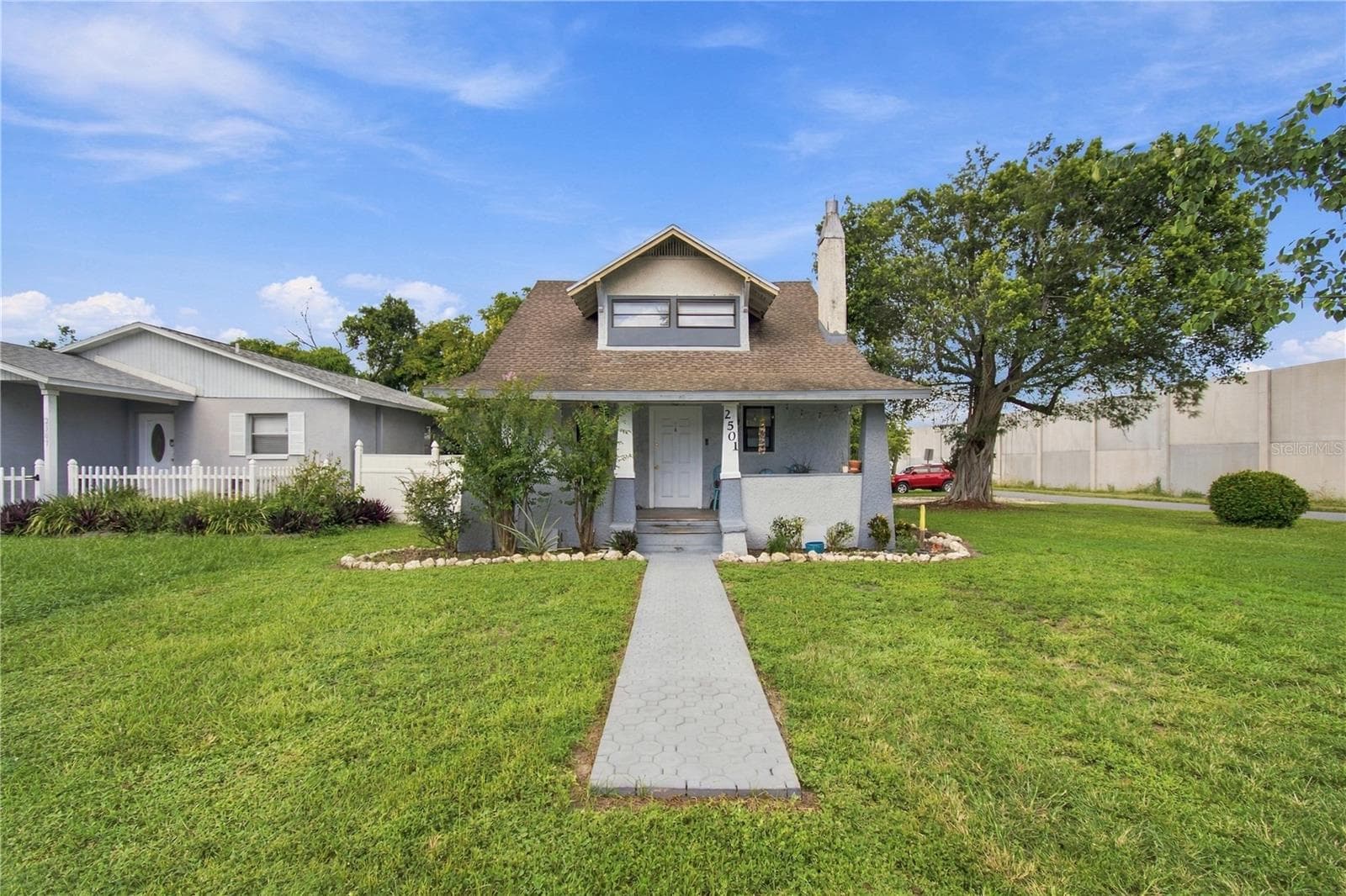 2501 57th Pl N photo 3