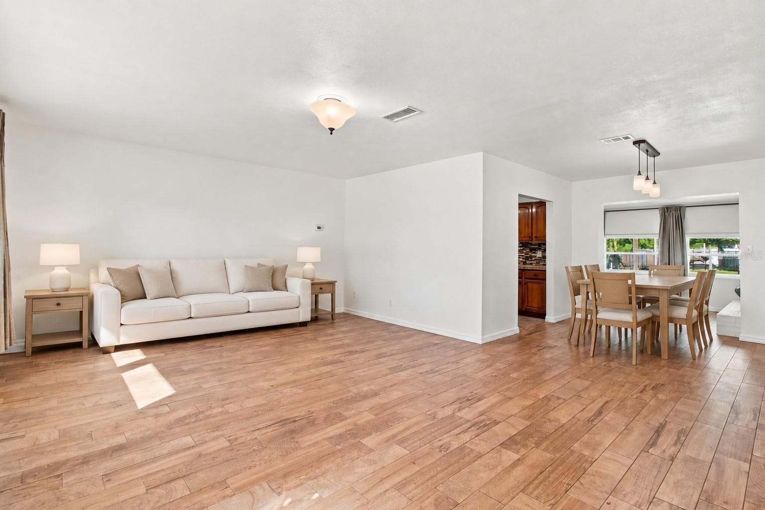 1126 Carmella Cir photo 5