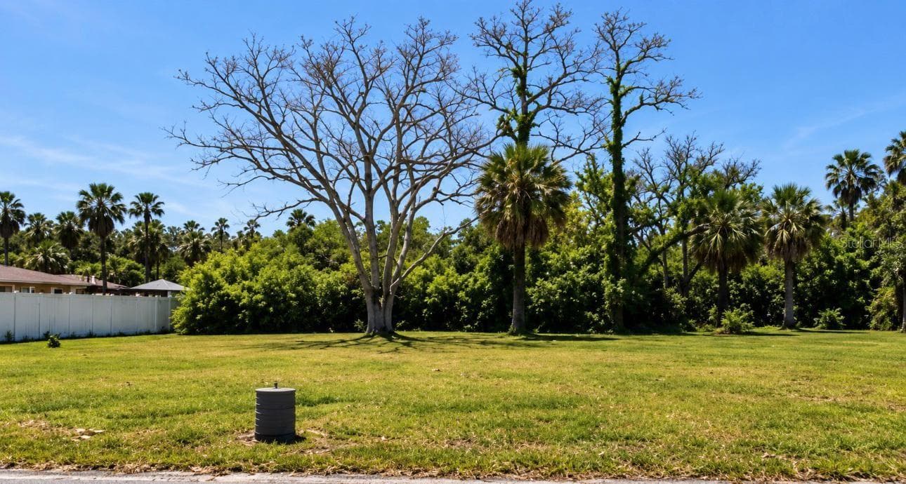 7653 Pier Rd photo 3