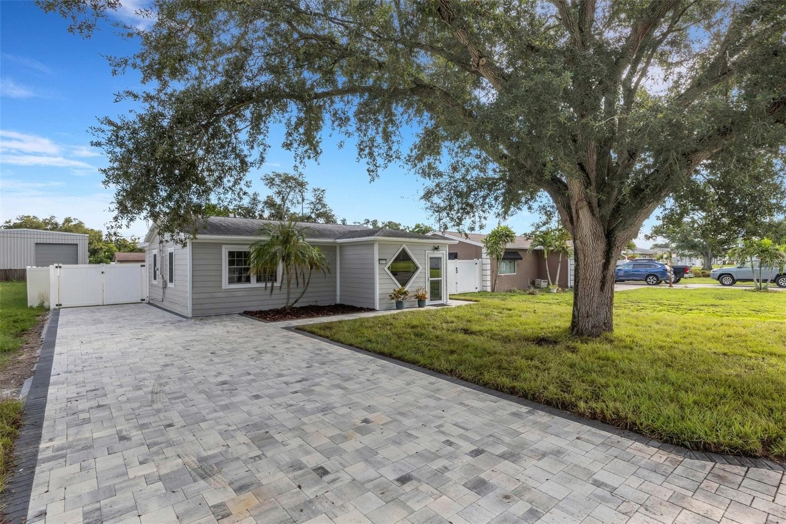 5211 48th Ter N photo 2