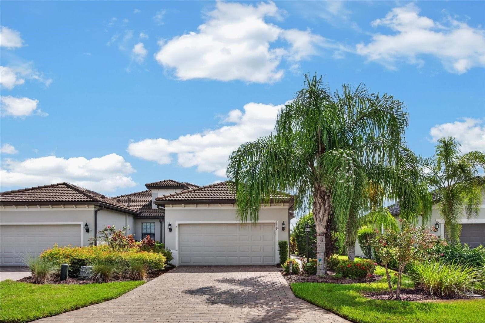 6927 Holbrook CV