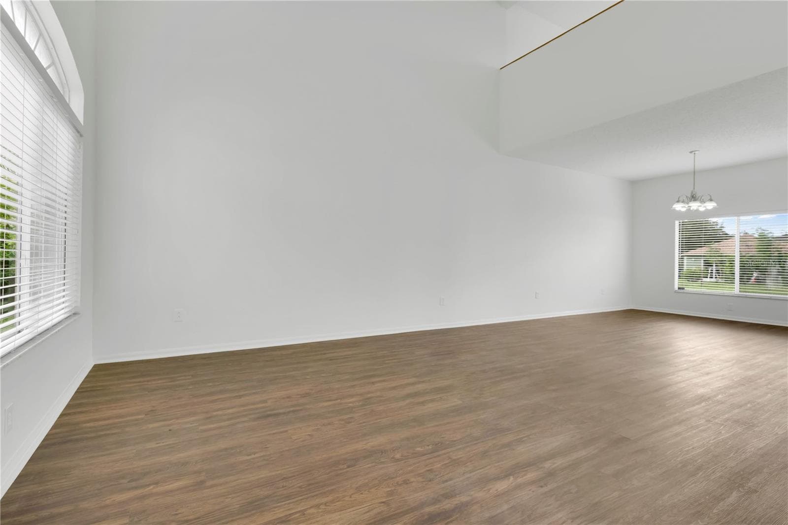 12613 Longcrest Dr photo 2