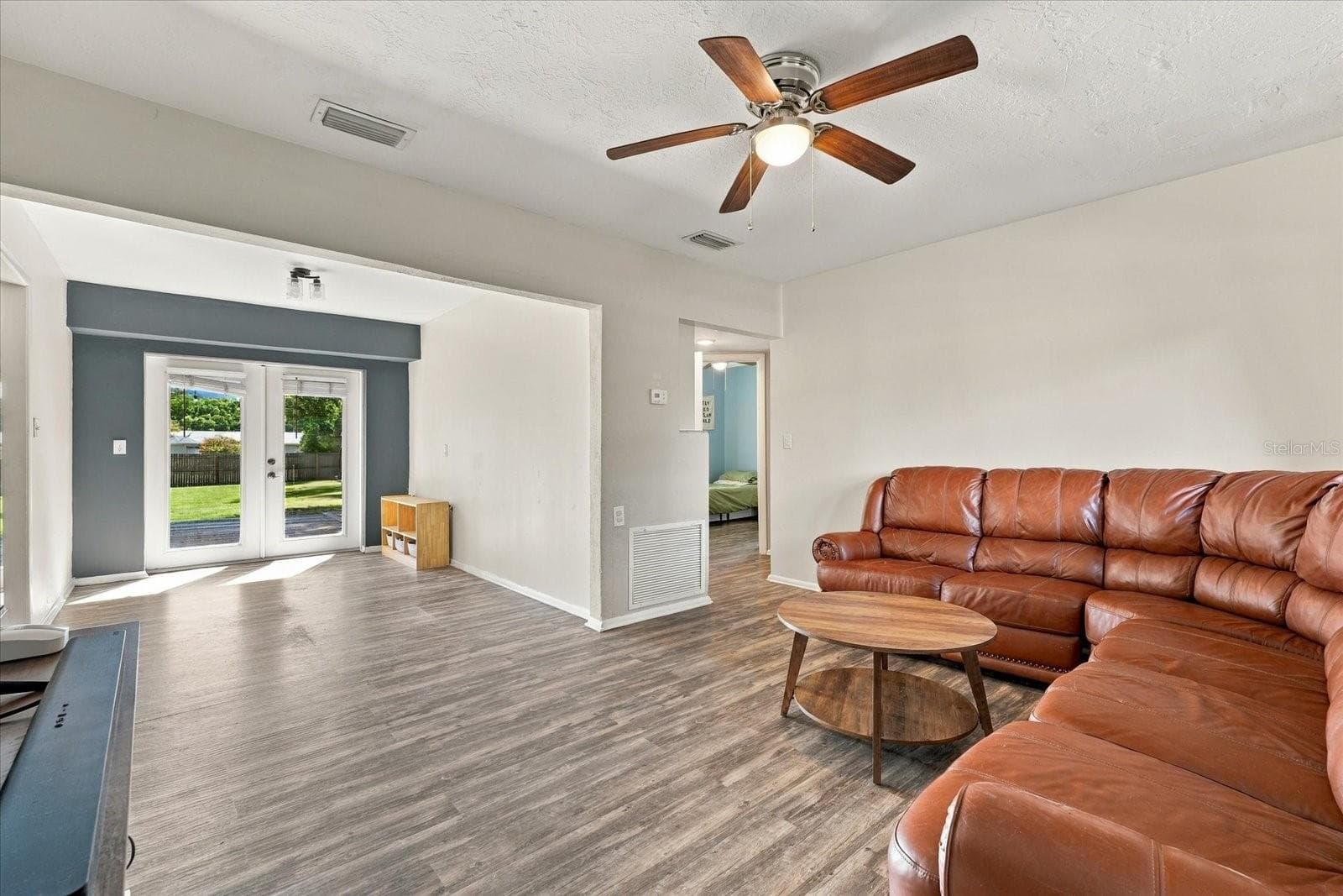 2225 Capri Dr photo 5
