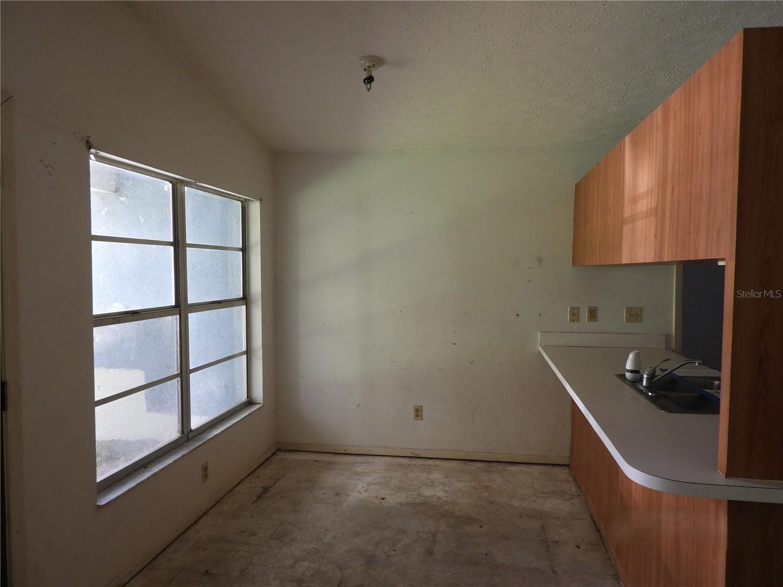1211 Niagara St photo 2
