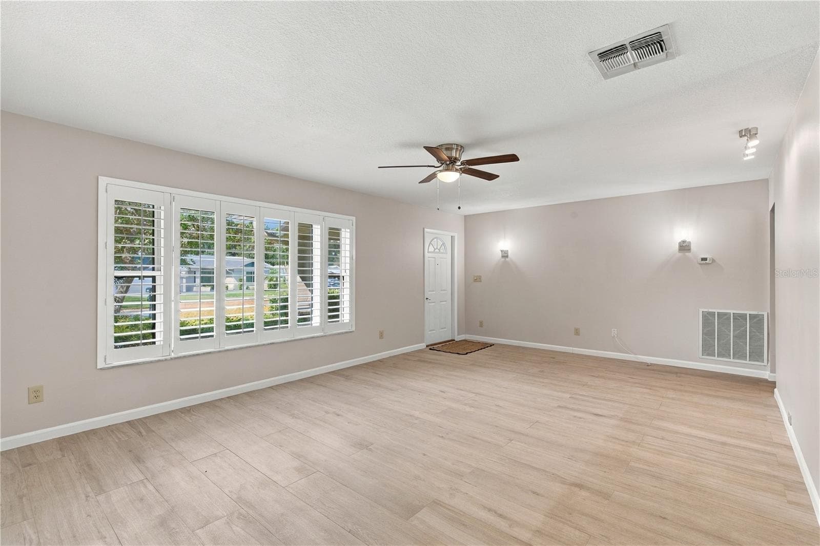 705 Leeward Way photo 5