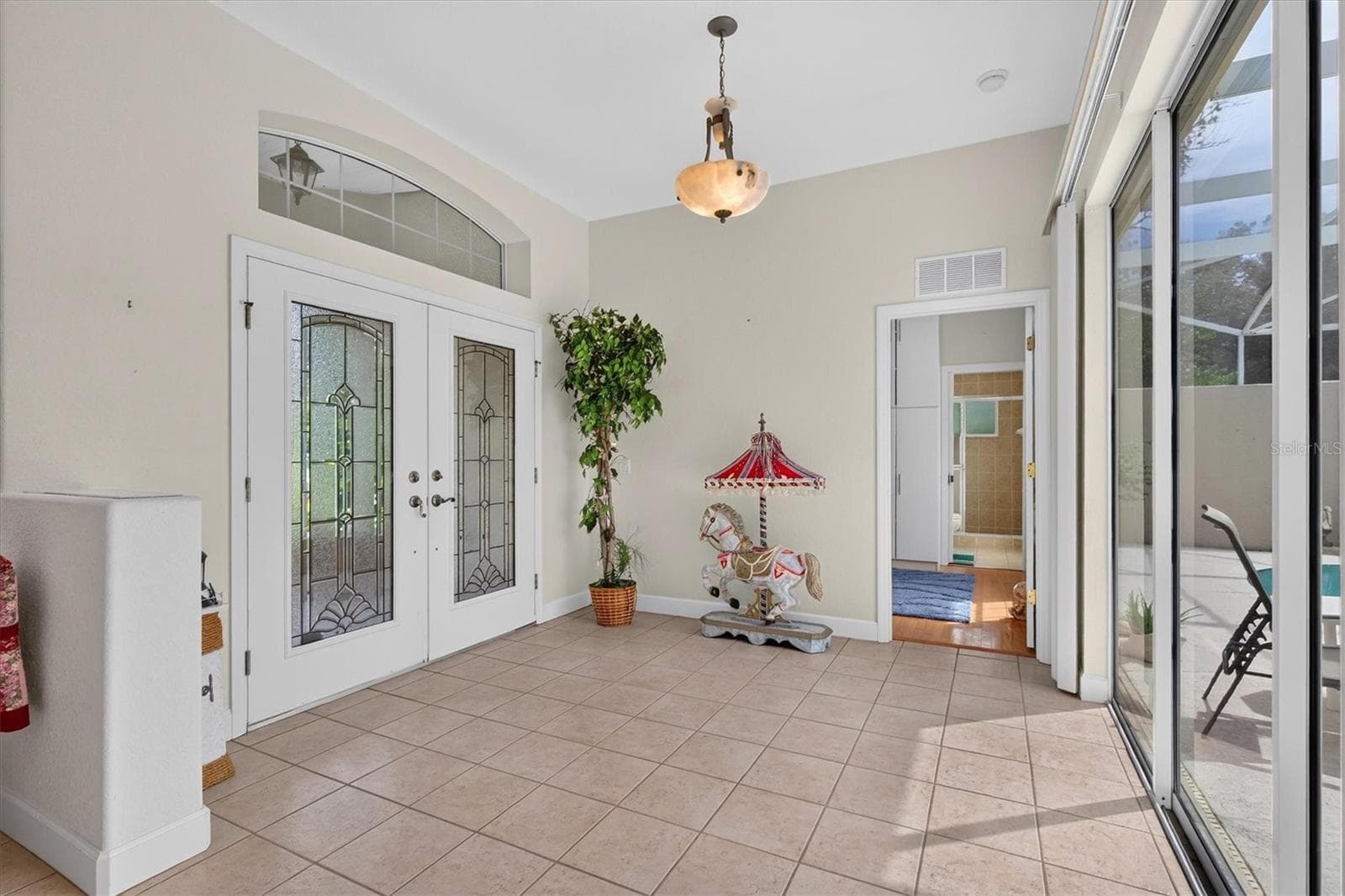 9412 Grouse Way photo 5
