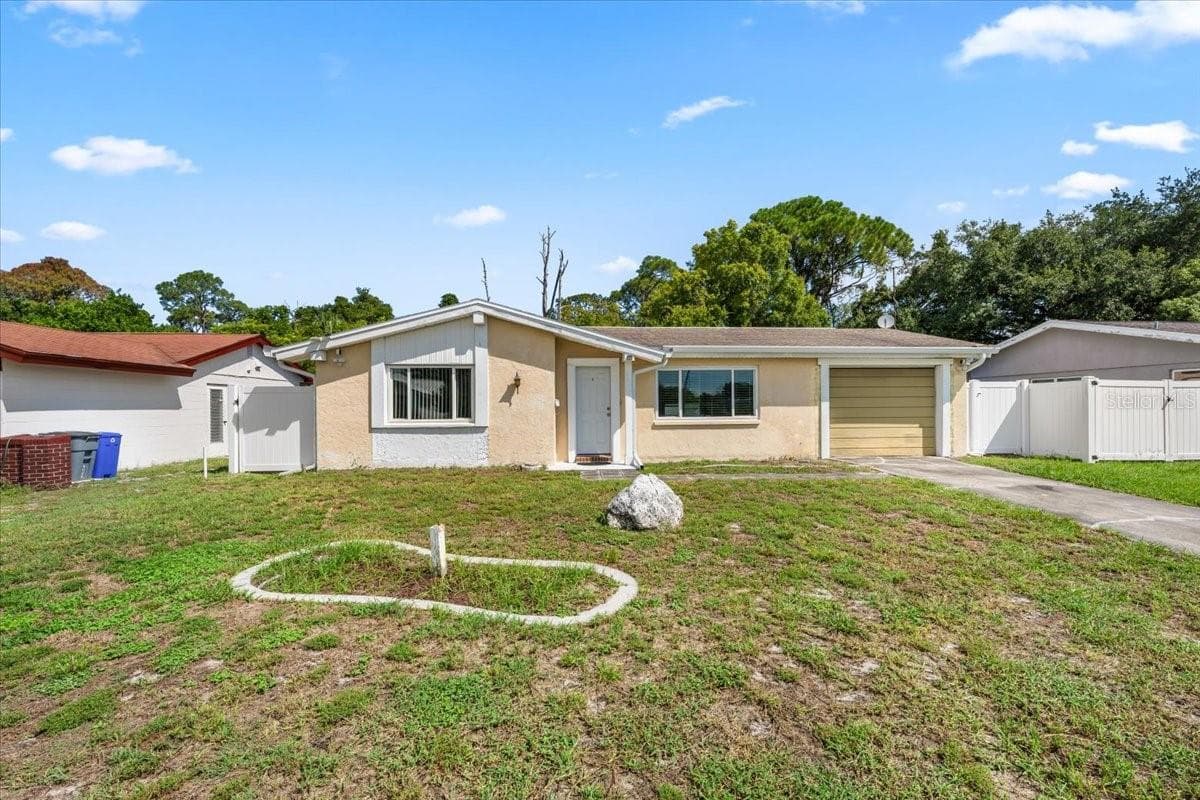 4041 Woodsville Dr