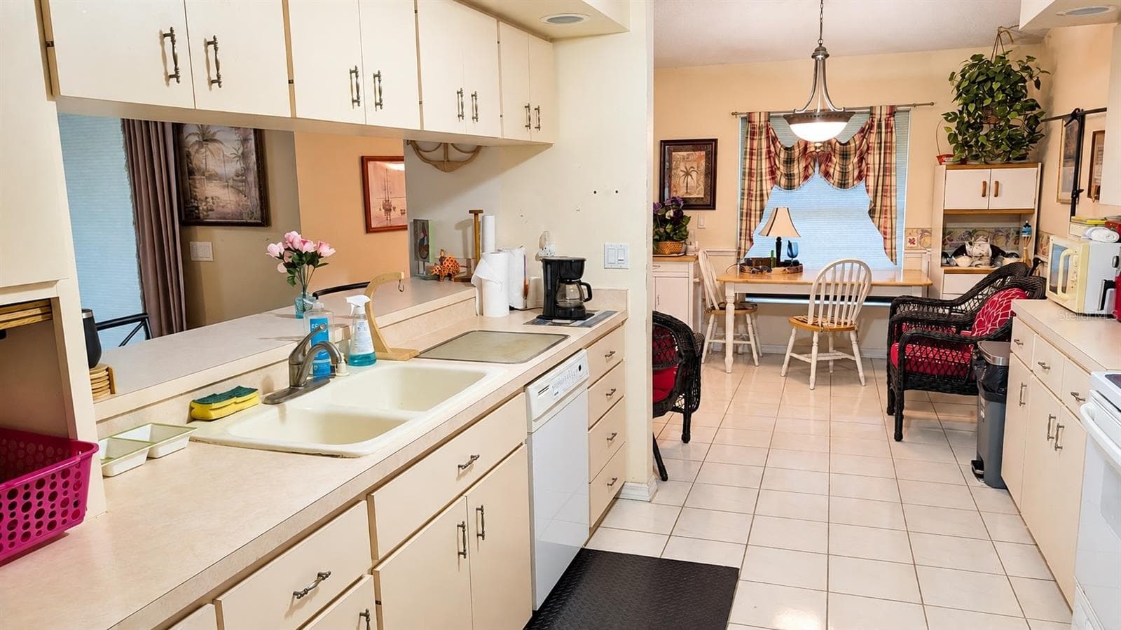 3714 Pond View Ln photo 3