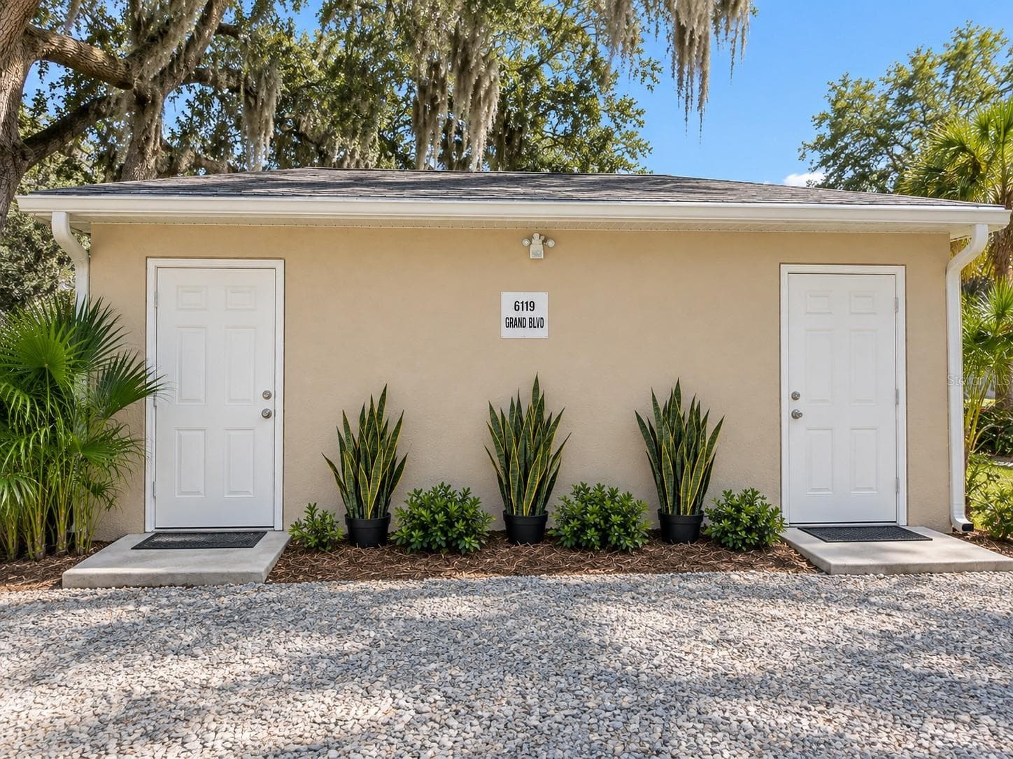 6119 Grand Blvd photo 2