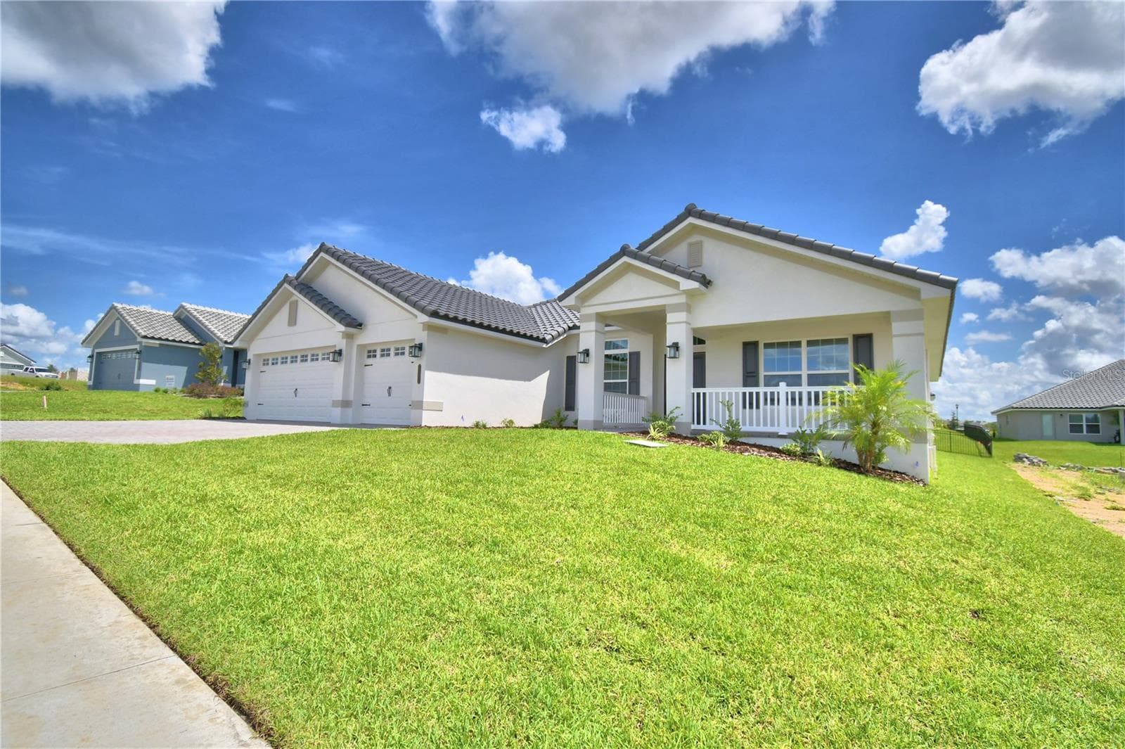5421 Waterside Dr photo 2