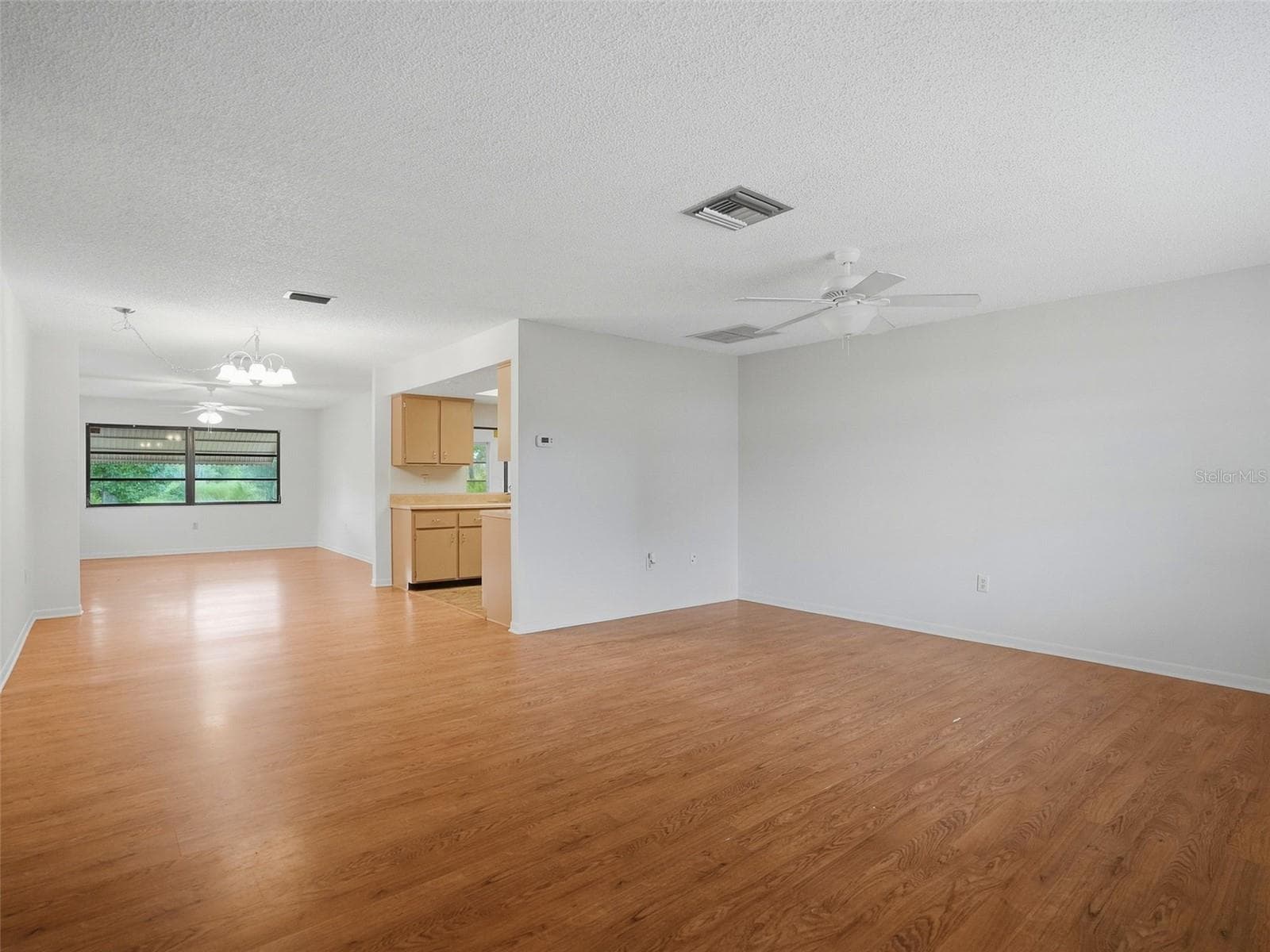 2363 Glenridge Dr photo 5