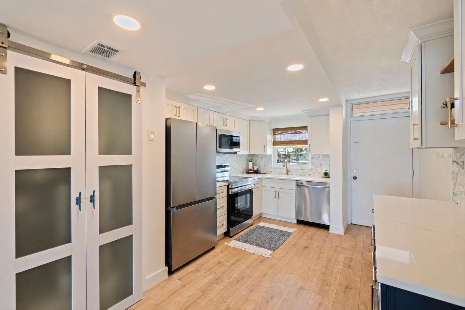 1847 Shore Dr S #202 photo 3