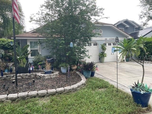 2250 Springwood Cir W photo 3