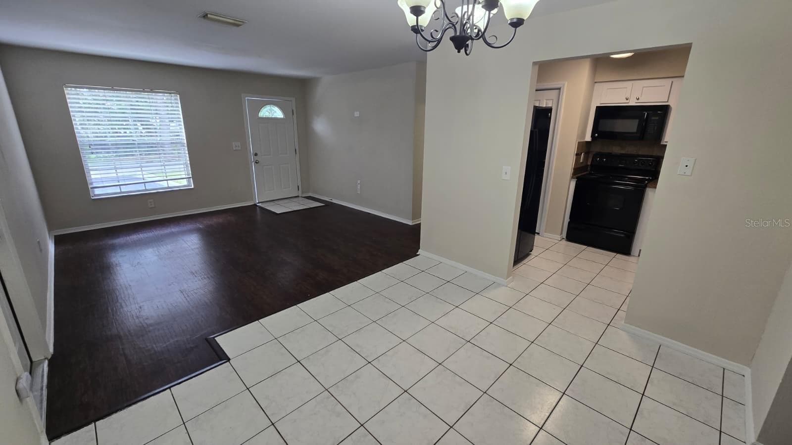 3012 E Waters Ave photo 4