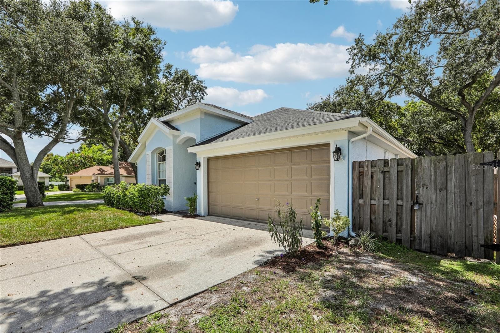 2455 Hickman Cir photo 3