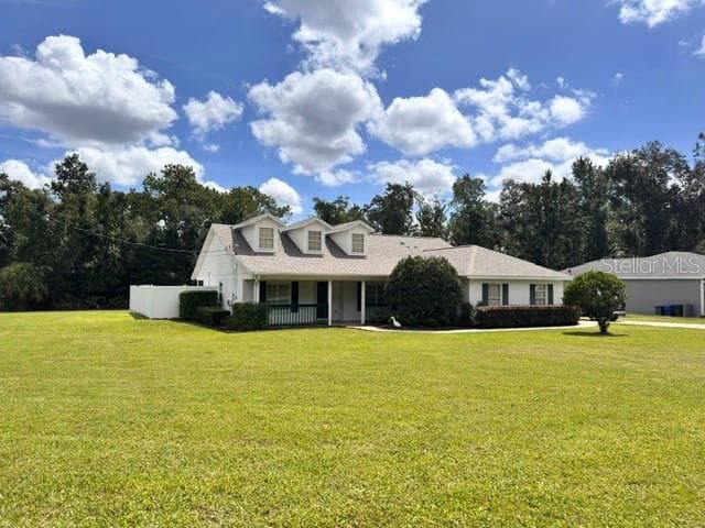 18815 Carr Dr photo 2