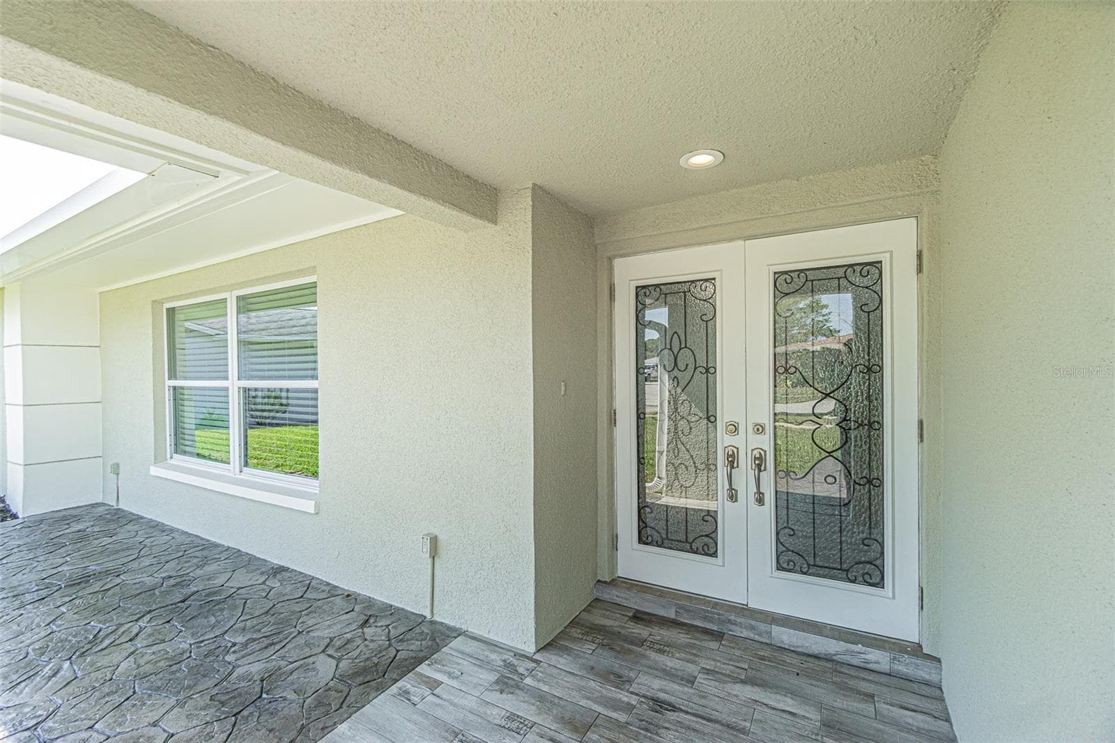 1125 Fernwood Dr photo 3