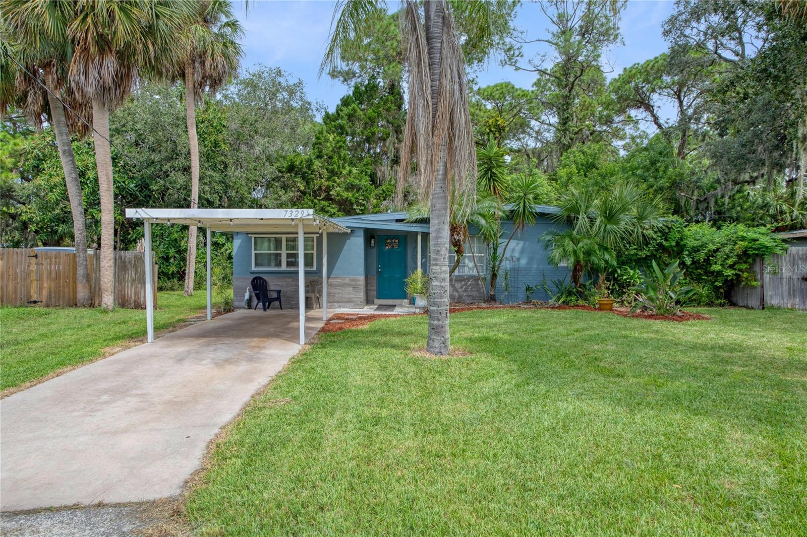 7329 Royal Palm Dr photo 1