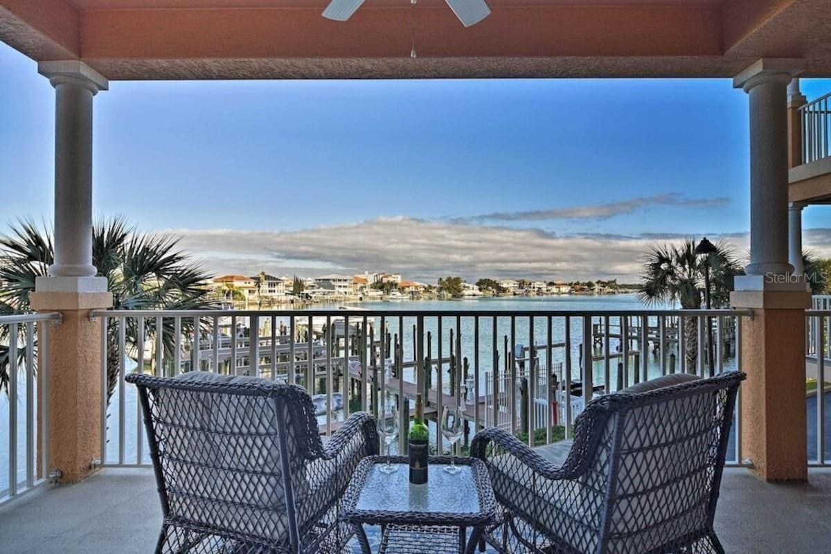 530 S Gulfview Blvd #205