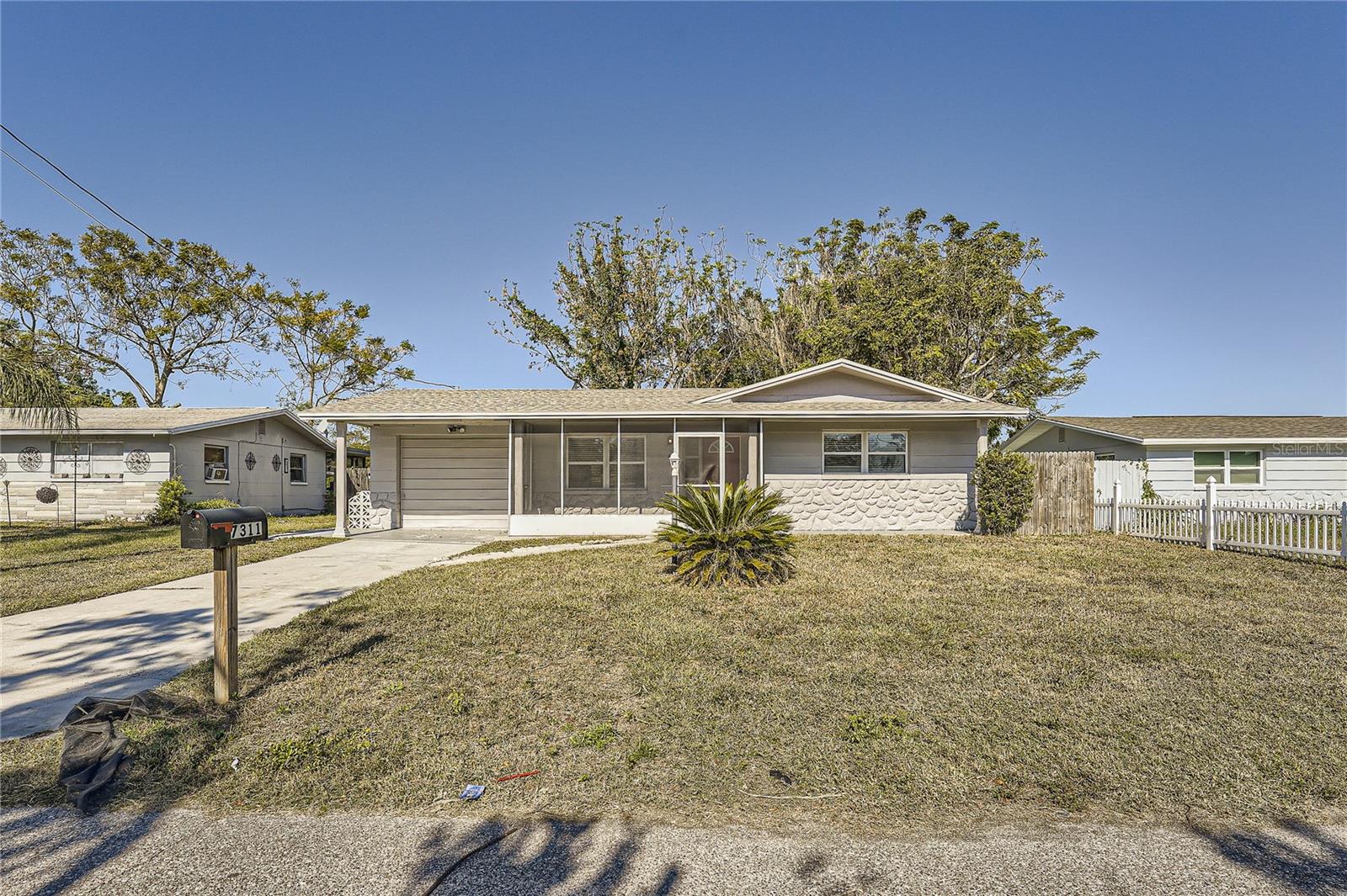 7311 Buchanan Dr photo 1
