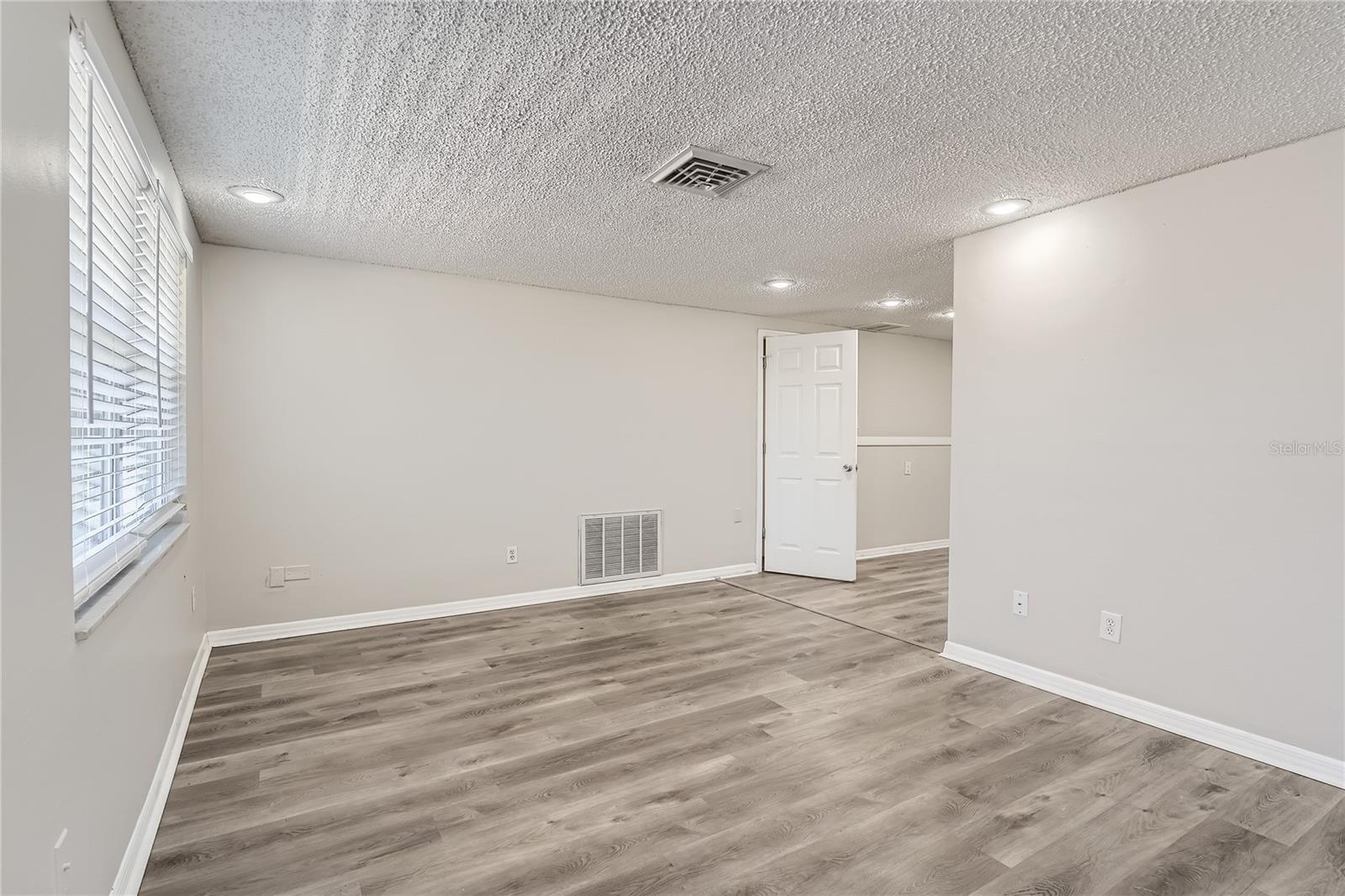 7311 Buchanan Dr
