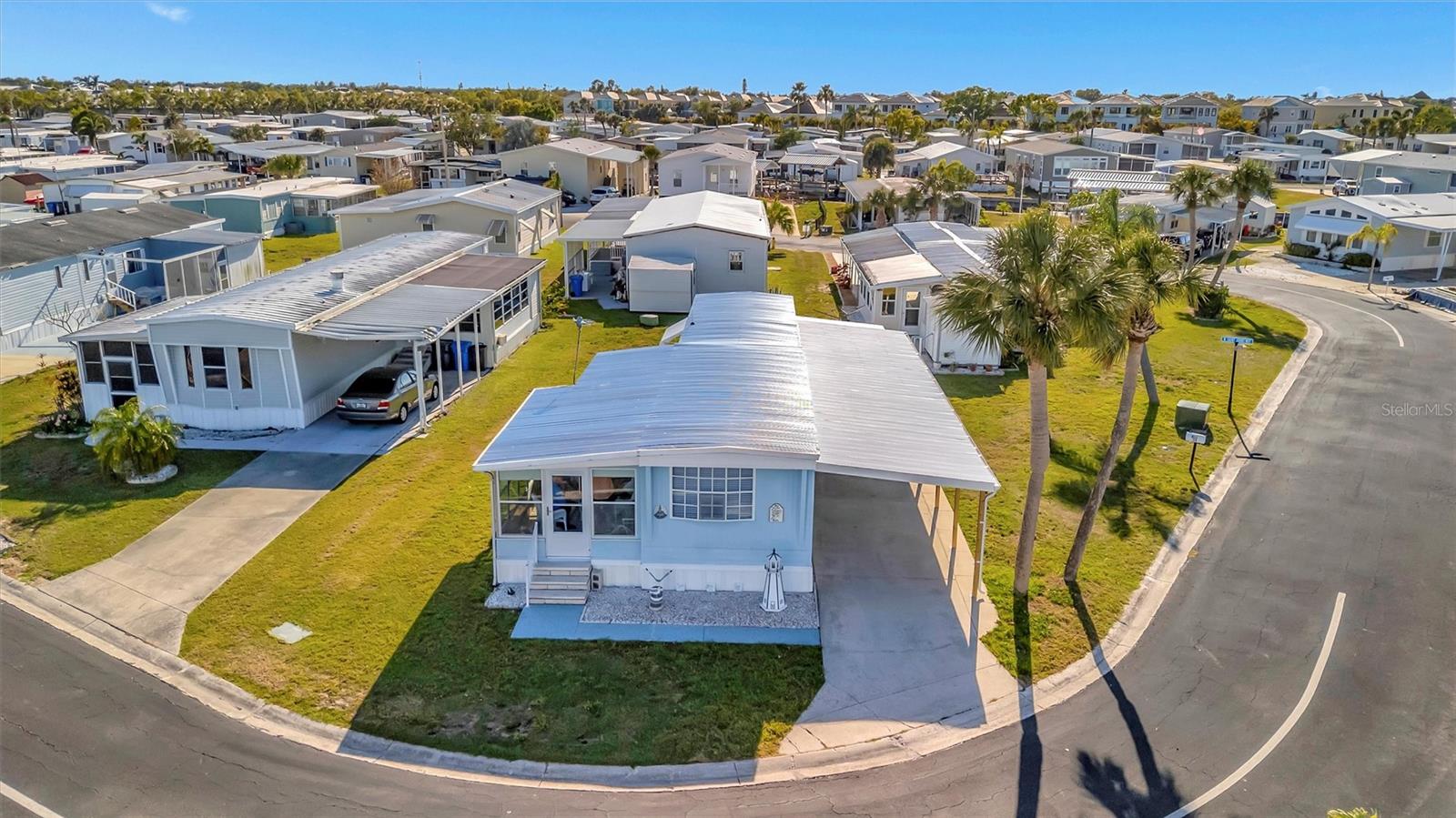 128 E Saint Johns Way