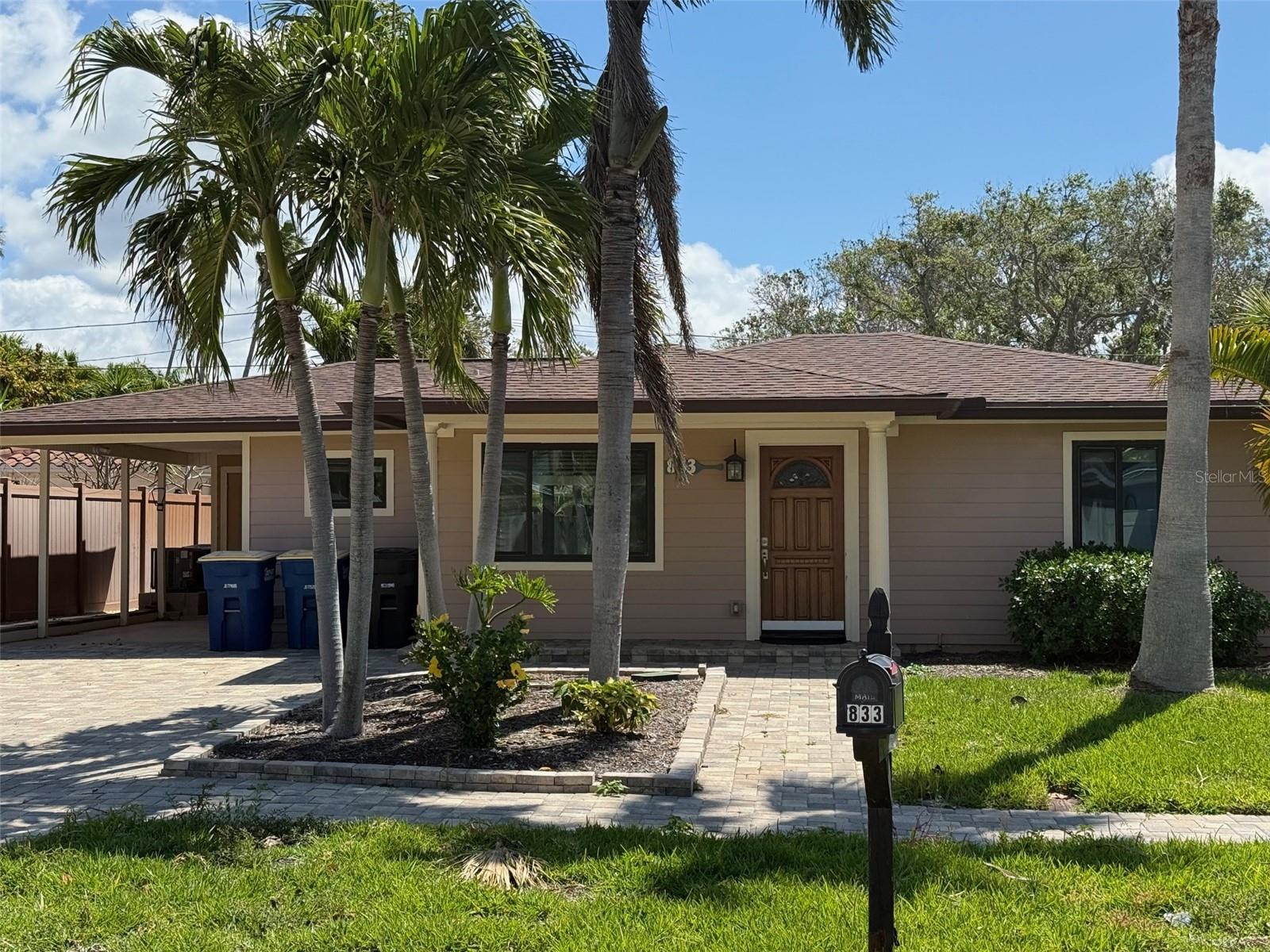 833 Lantana Ave