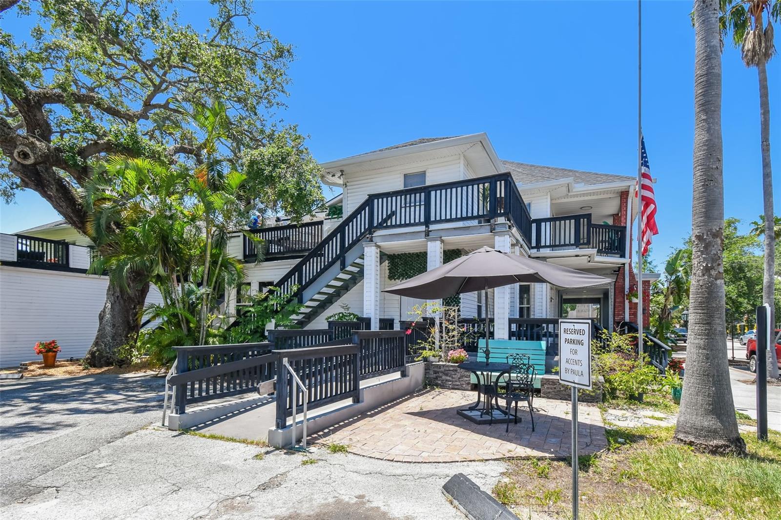 454 Main St