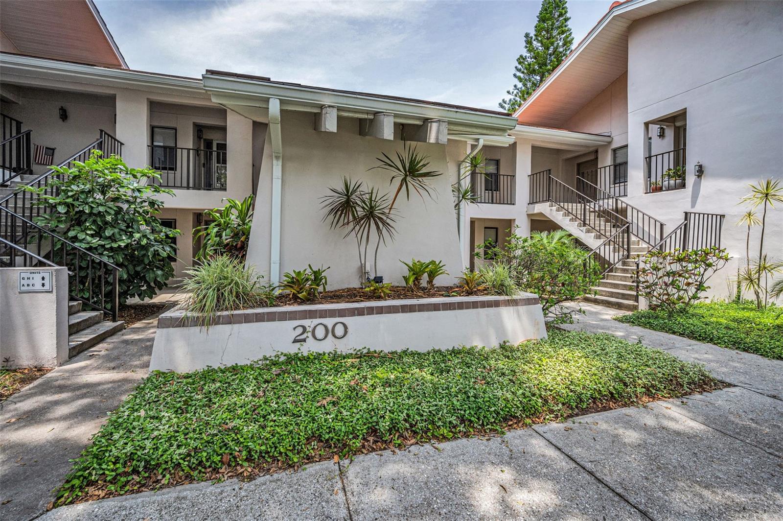 300 S Florida Ave #200J
