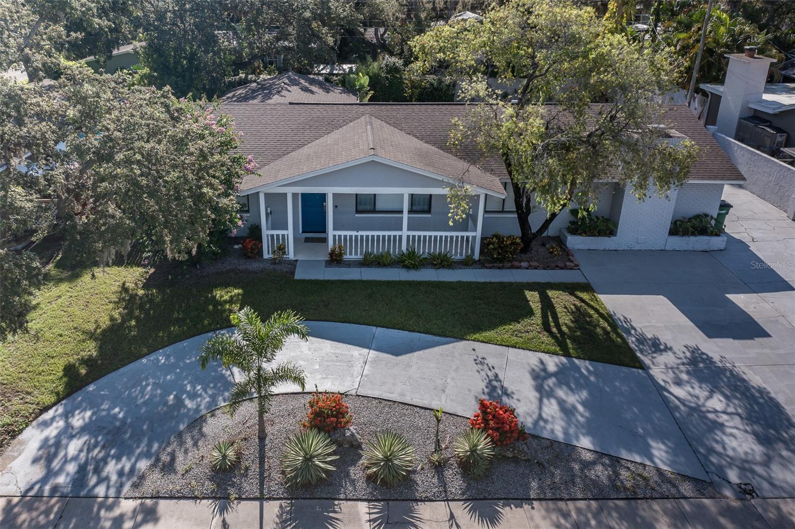 2180 Philippe Pkwy photo 1