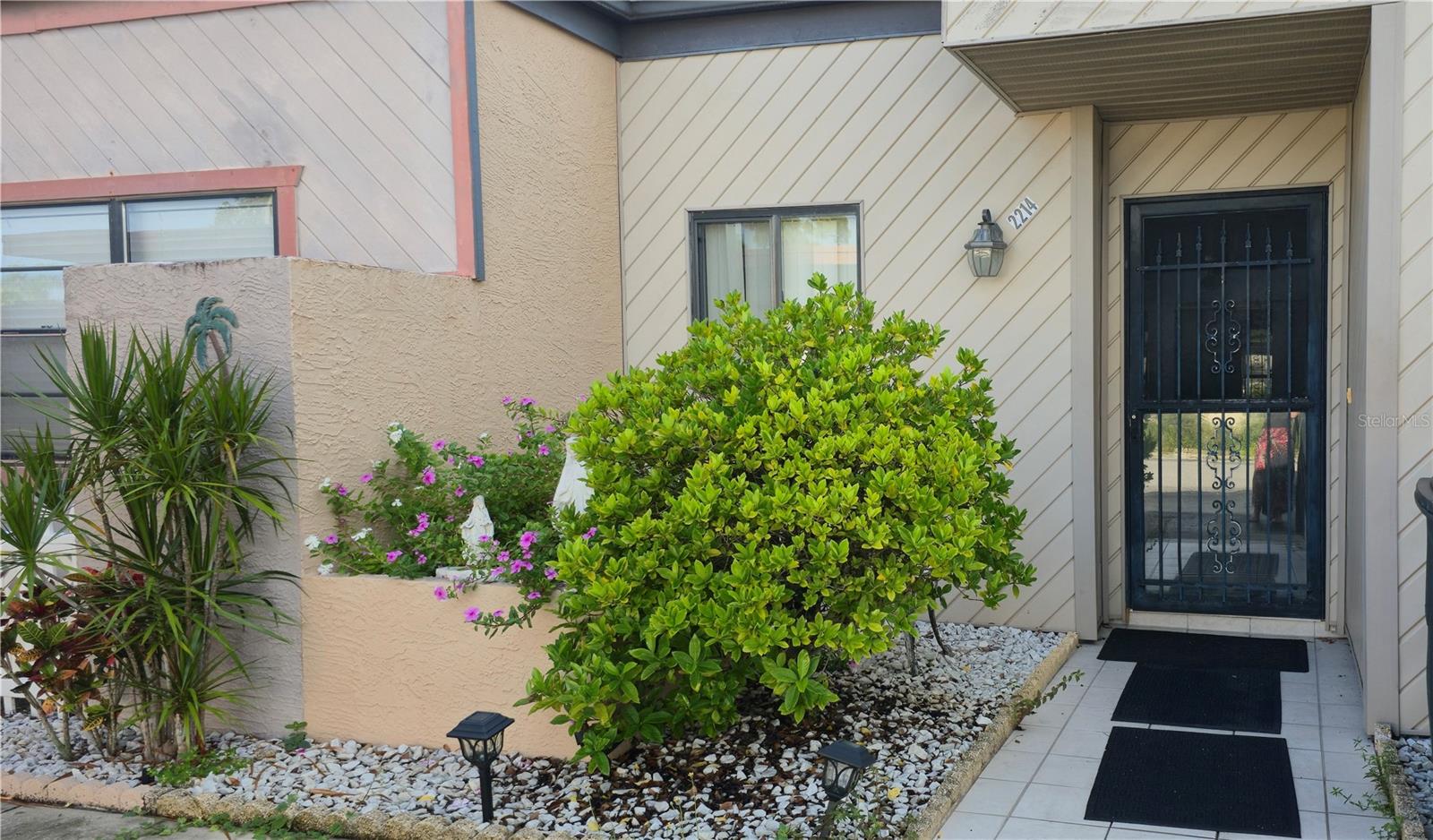 2214 Oak Wind Dr photo 1