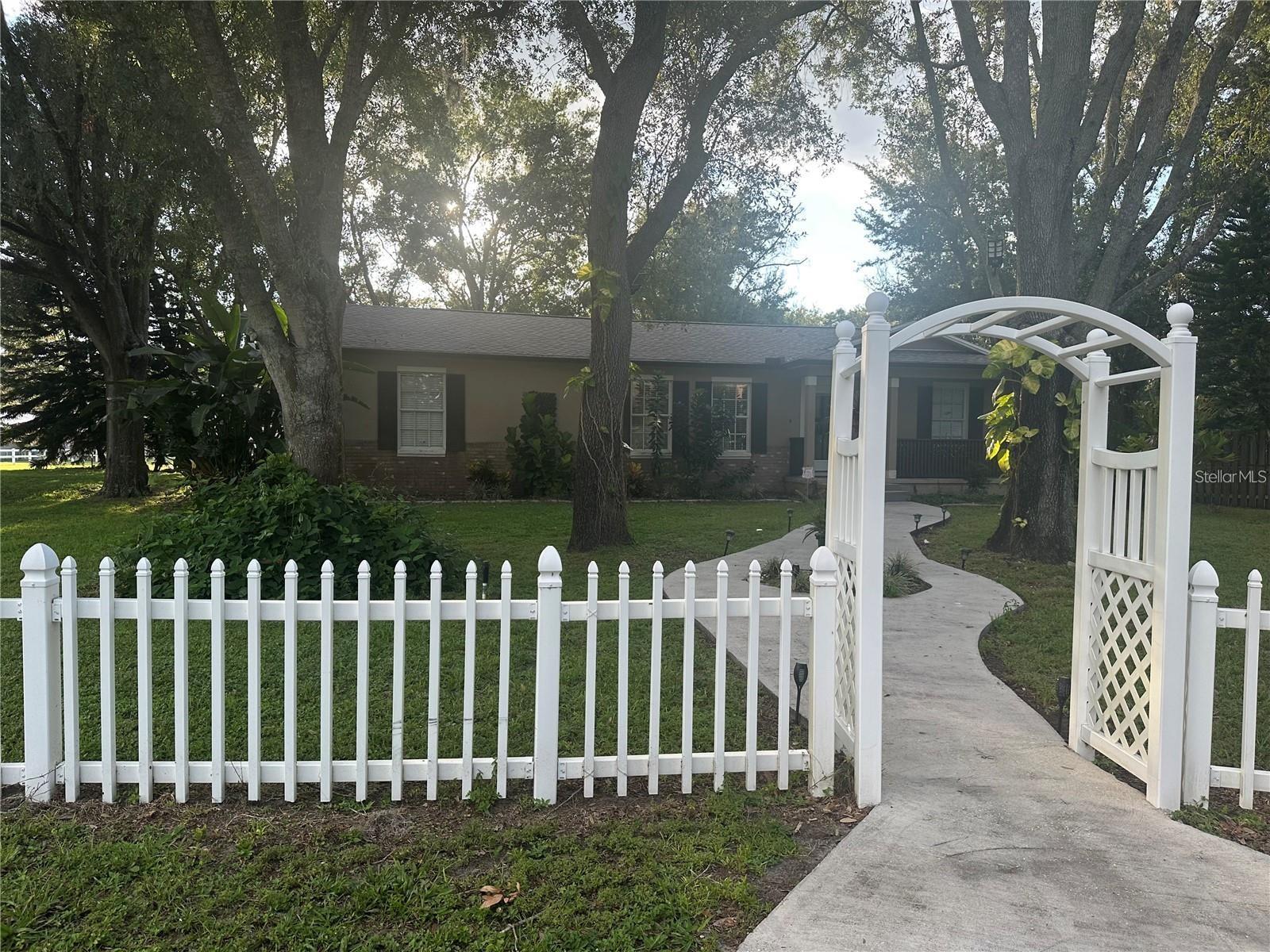 10520 Henderson Rd photo 1
