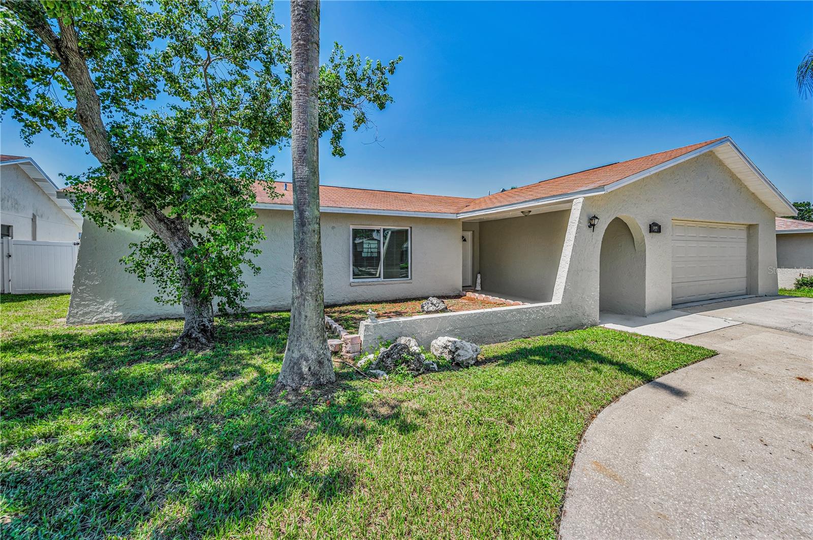 11121 Peppertree Ln