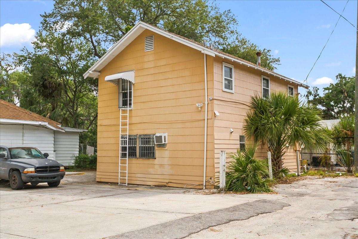 724 W Central Ave