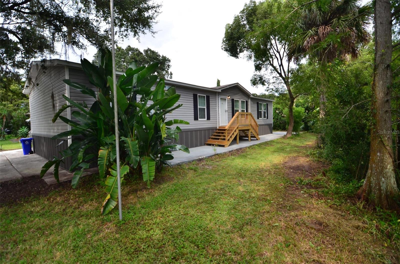 515 Twin Lakes Cir
