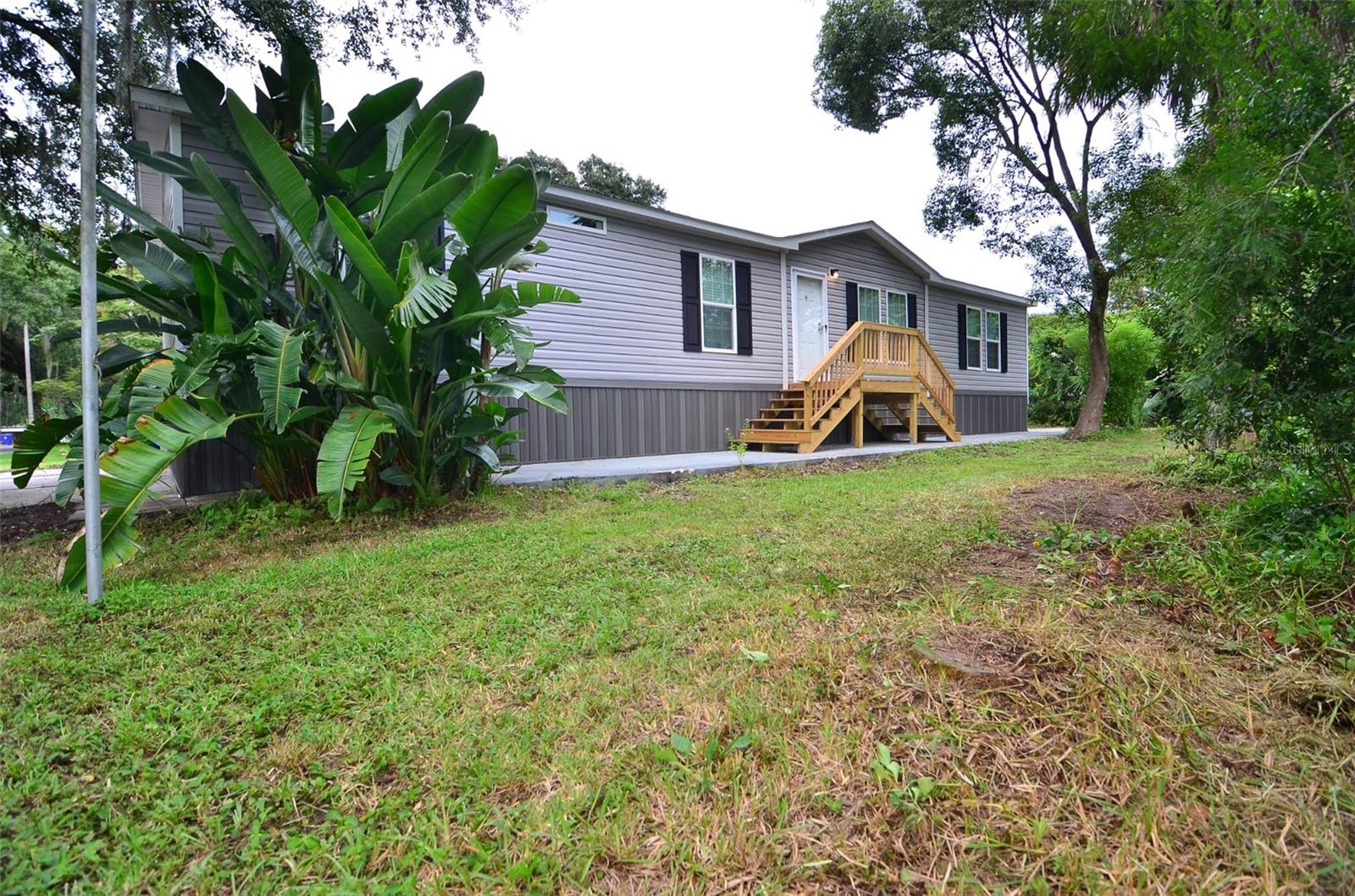 515 Twin Lakes Cir