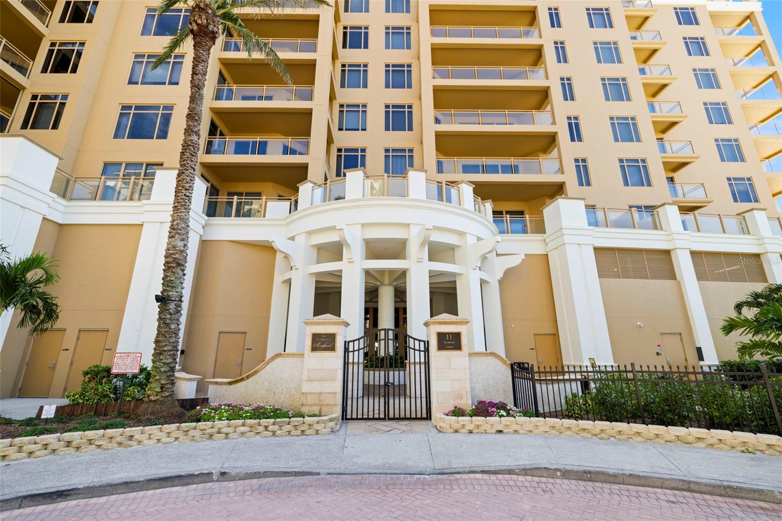 11 Baymont St #909 photo 1