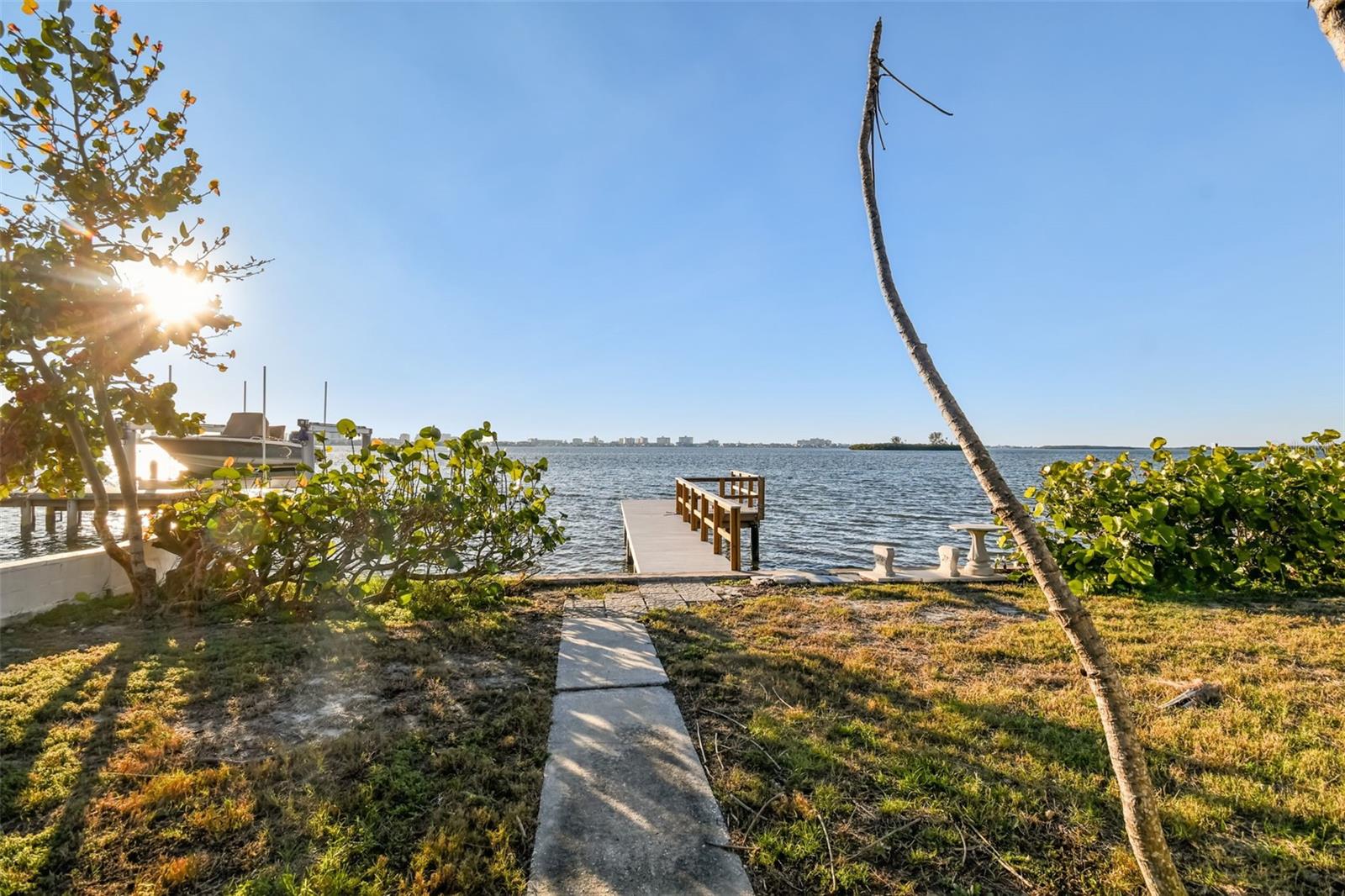 1836 Venetian Point Dr
