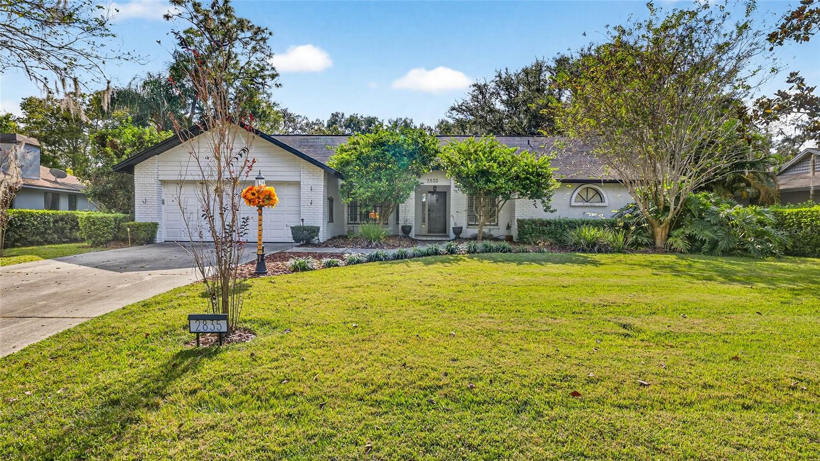 2835 Hammock Dr photo 1