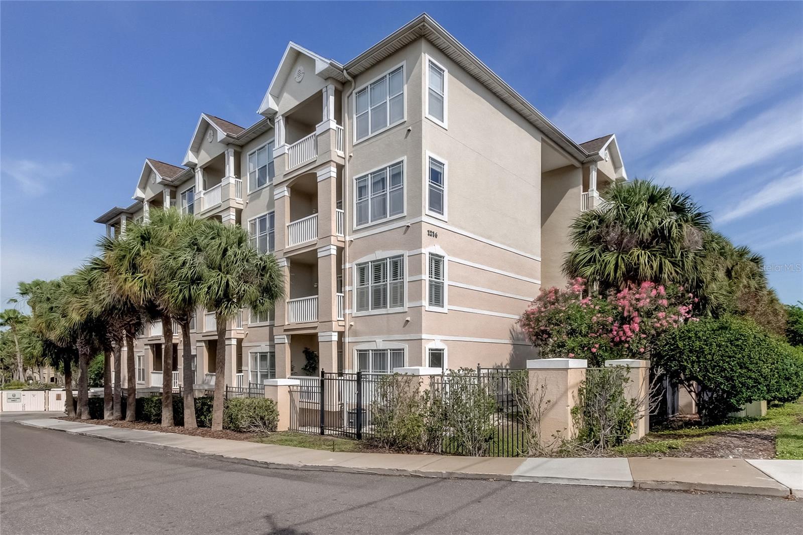 1216 S Missouri Ave #322