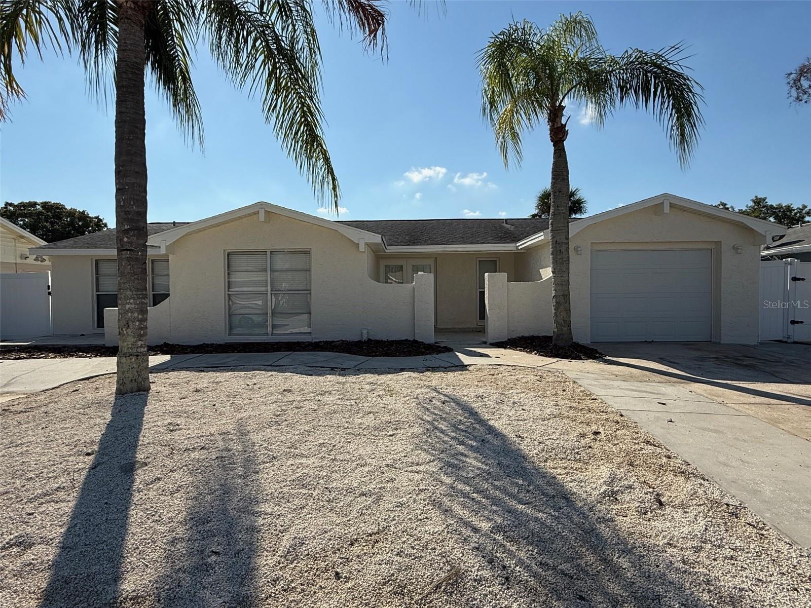 6104 Seabreeze Dr photo 1